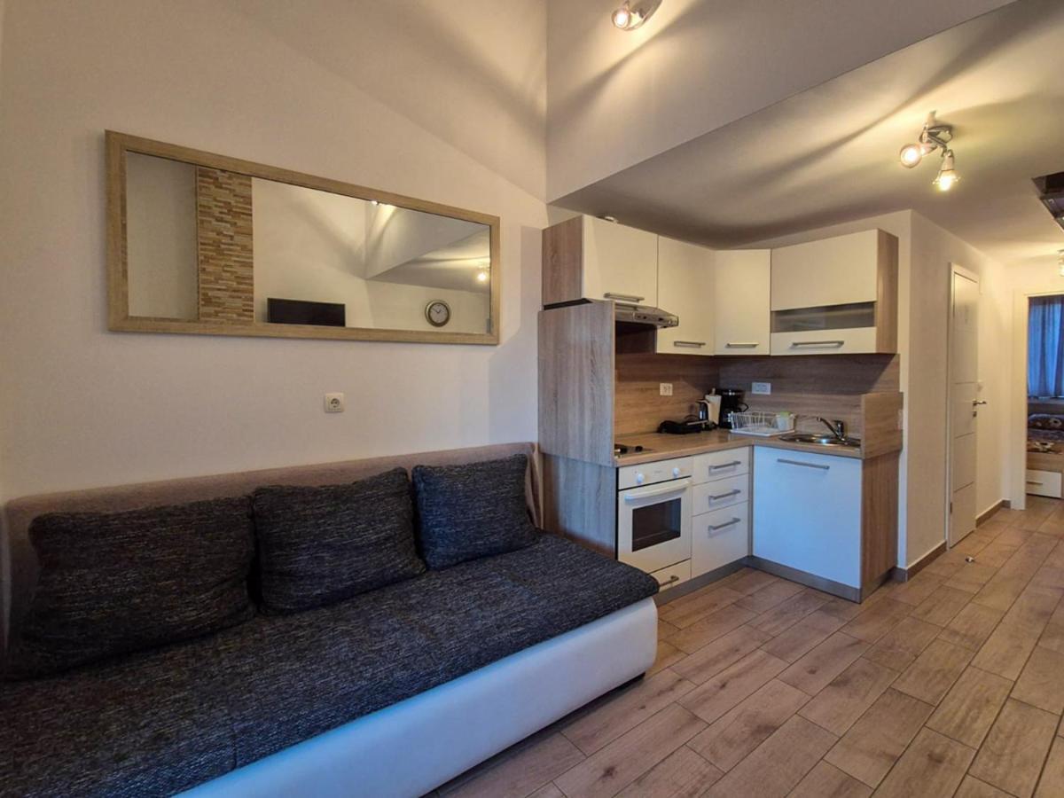 Apartman Meghan Pula Buitenkant foto